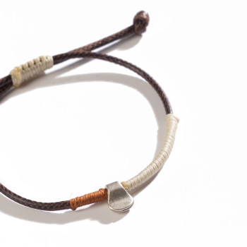 Mark Between Forms - Amber Bileklik